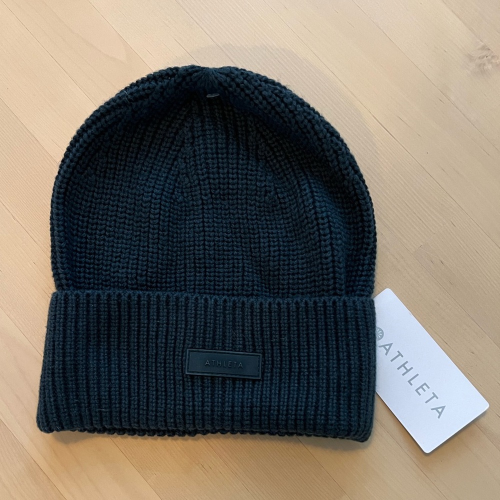 Athleta Beanie, teal, NWT